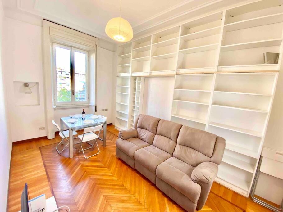 In Centro10 Minuti Dal Duomo Apartment Milano Ngoại thất bức ảnh